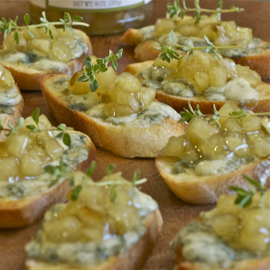 BLUE CHEESE & APPLE JAM CROSTINIS (Spicy Apple Garlic Jam)